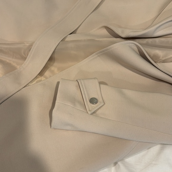 Perfect shape softer fabric coat - Picture 3 of 3